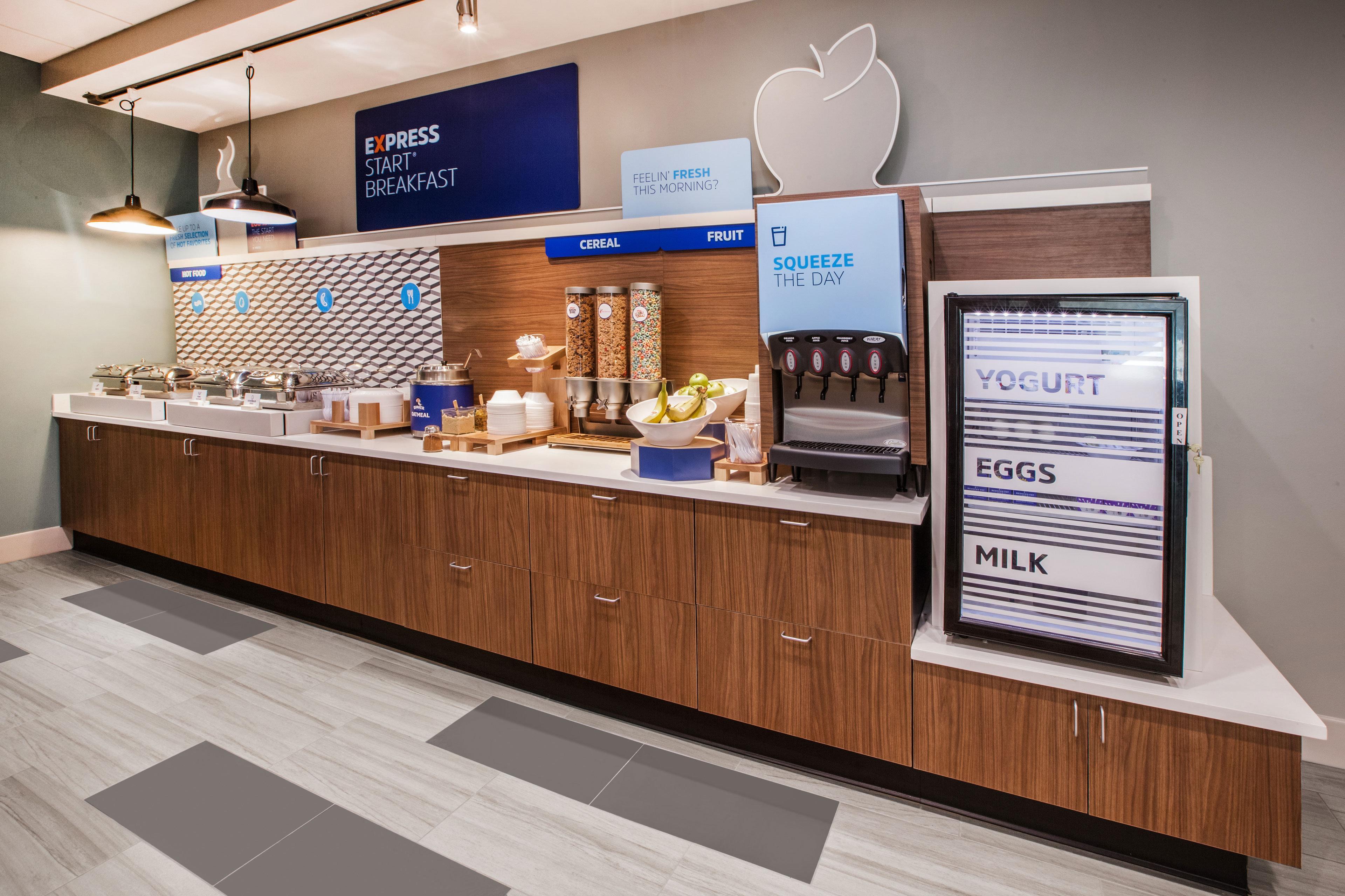 Holiday Inn Express Corning By Ihg מראה חיצוני תמונה