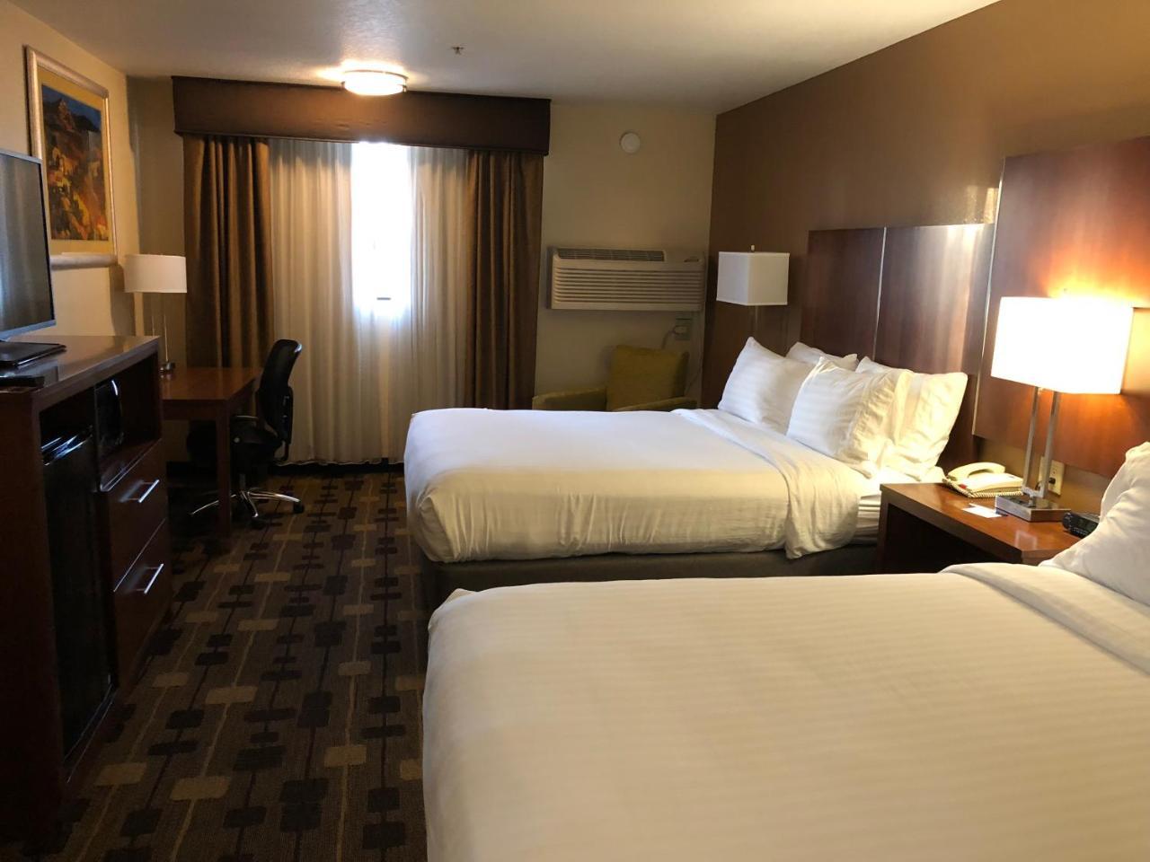 Holiday Inn Express Corning By Ihg מראה חיצוני תמונה
