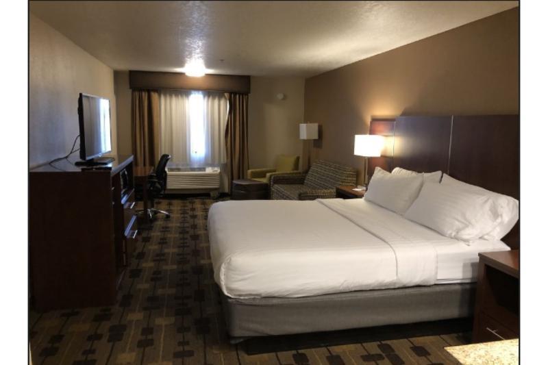 Holiday Inn Express Corning By Ihg מראה חיצוני תמונה