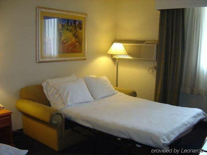Holiday Inn Express Corning By Ihg מראה חיצוני תמונה